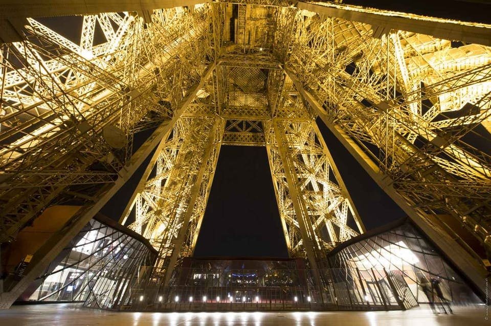 エッフェル塔ディナーまたはランチ・エクスペリエンス2025