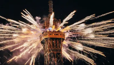 Eiffel Tower Light Show 2026: Schedule, Viewing Tips & Best Spots